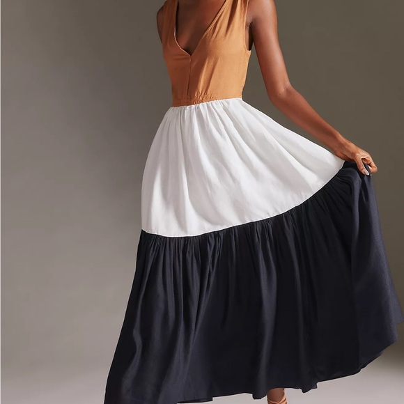 En Saison Dresses & Skirts - En Saison V-Neck Colorblock Maxi Dress